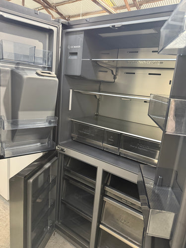 Factory second Factory second Hisense 585L French Door Refrigerator  Model: HRCD586TBWB - Second Hand Appliances Geebung